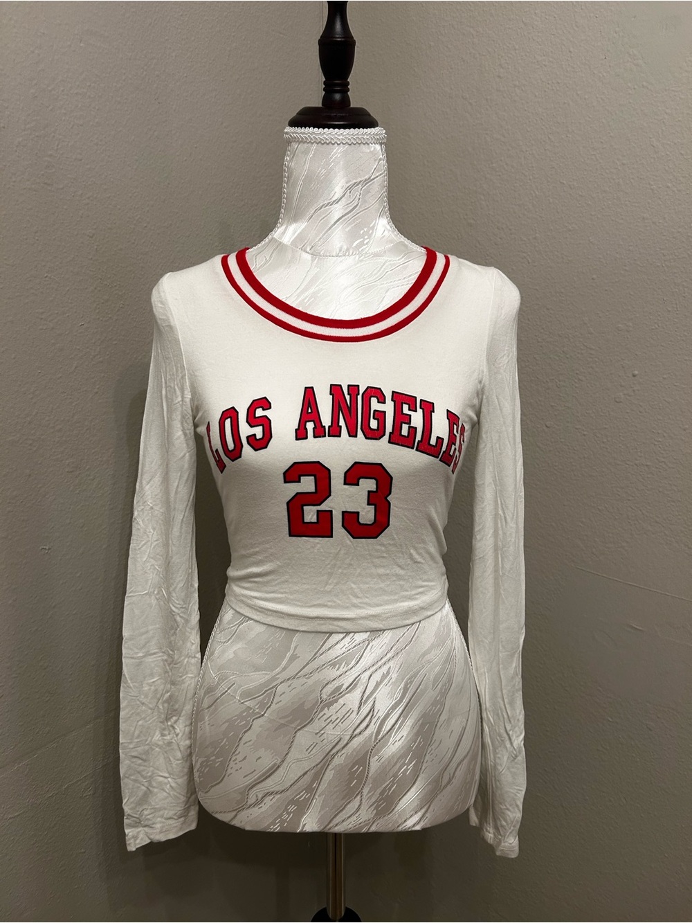 SHEIN White Long Sleeve Crop Top with Red 'Los Angeles 23'